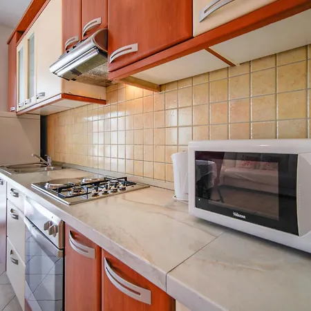 Zora-2 By Interhome 로파르