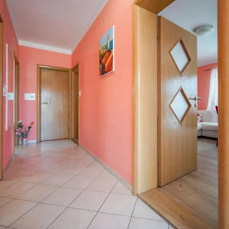 Zora-2 By Interhome * Lopar