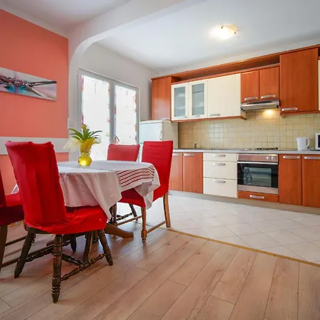 Zora-2 By Interhome *